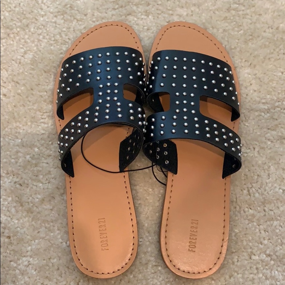 NWT Forever 21 size 9 studded sandals